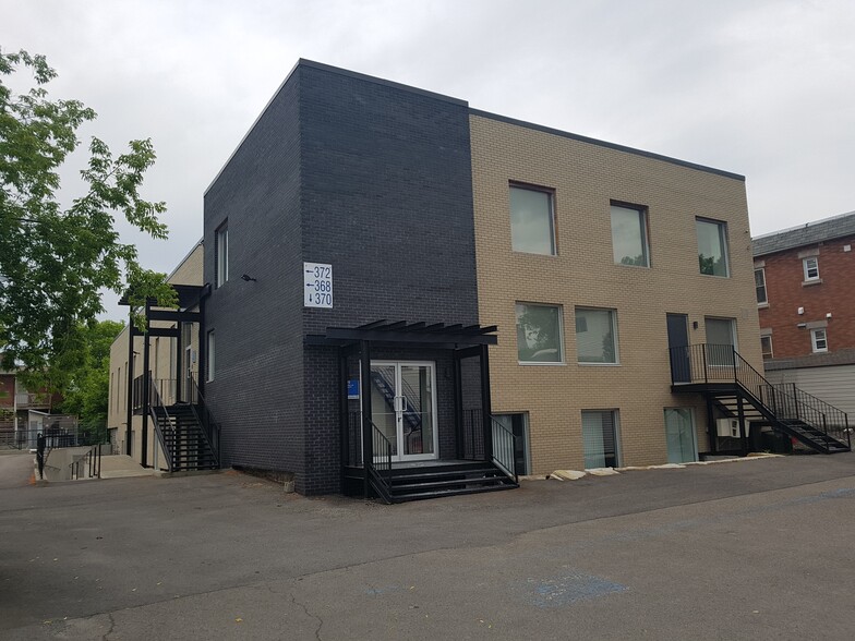 370-372 Rue Laviolette, Saint-jerome, QC for lease - Primary Photo - Image 1 of 9