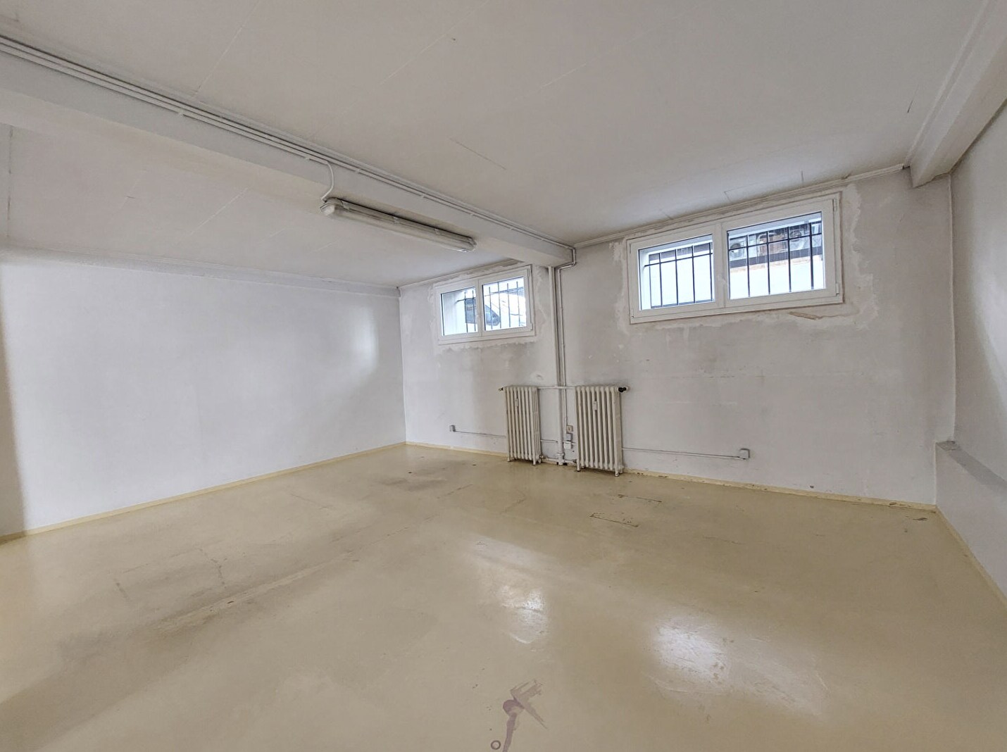Rue De La Colonie, Paris for lease Interior Photo- Image 1 of 2