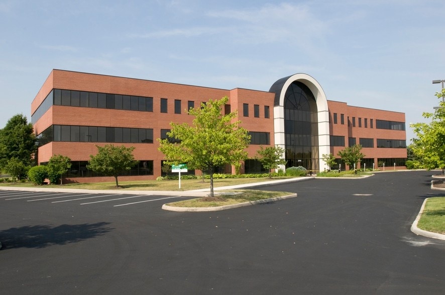 2720 Airport Dr, Columbus, OH for lease - Primary Photo - Image 1 of 29