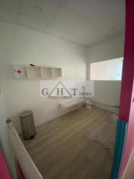 Industrial in Villebon-sur-Yvette for lease - Building Photo - Image 2 of 5