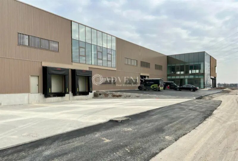 Industrial in Tremblay-en-France for sale - Building Photo - Image 1 of 10