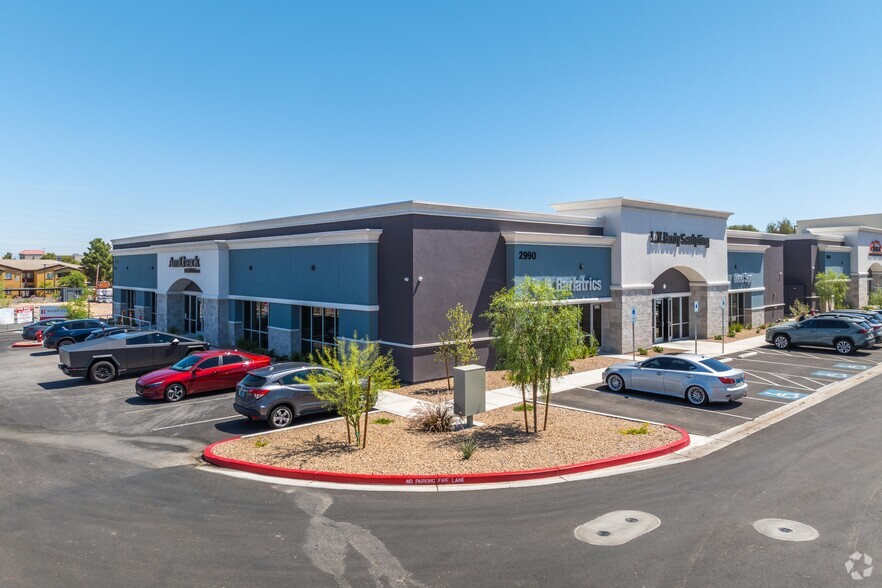 2990 W Horizon Ridge Pky, Henderson, NV for sale - Building Photo - Image 2 of 4