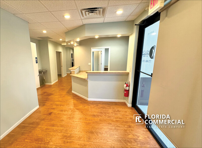 529 Palm Beach Rd, Stuart, FL for lease - Building Photo - Image 3 of 16