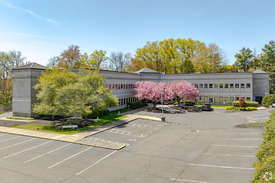 600 Saw Mill Rd, West Haven, CT for sale - Primary Photo - Image 1 of 1