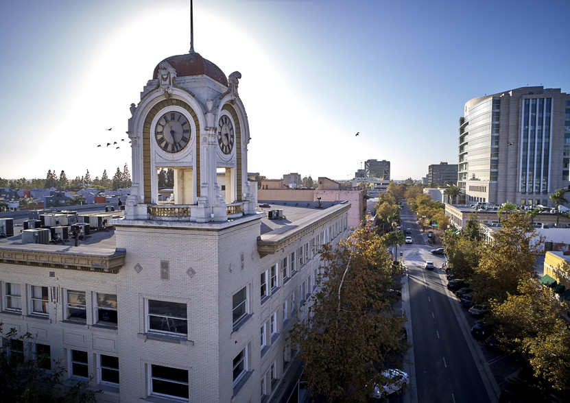 202-208 W 4th St, Santa Ana, CA for lease - Building Photo - Image 1 of 37