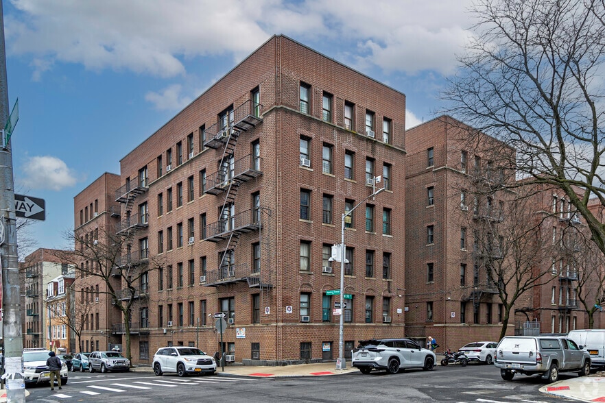 60 W 190th St, Bronx, NY for sale - Primary Photo - Image 1 of 1