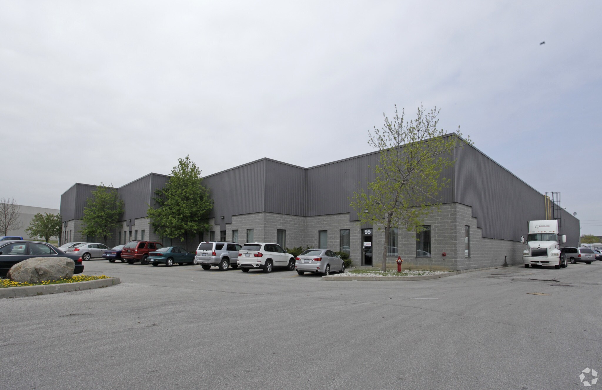 95 Hedgedale Rd, Brampton, ON for sale Primary Photo- Image 1 of 1