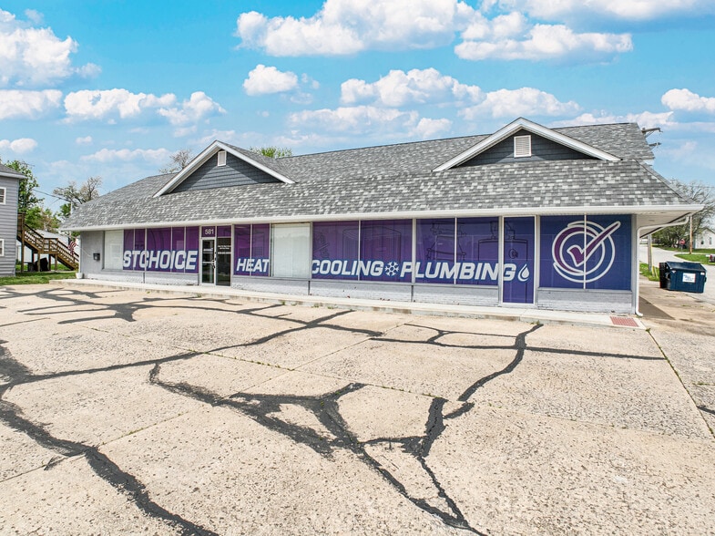 581 E Cherry St, Troy, MO for sale - Building Photo - Image 2 of 57