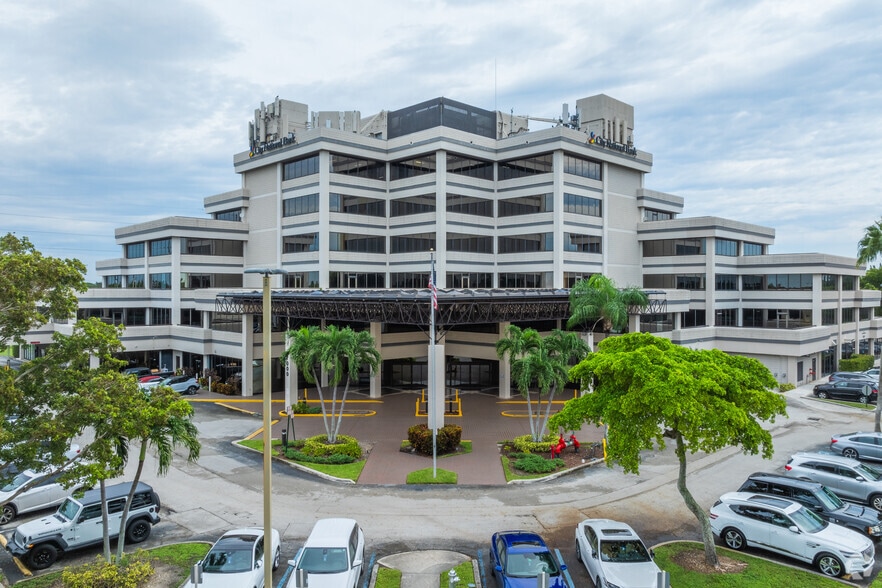 7000 W Palmetto Park Rd, Boca Raton, FL for sale - Building Photo - Image 3 of 16