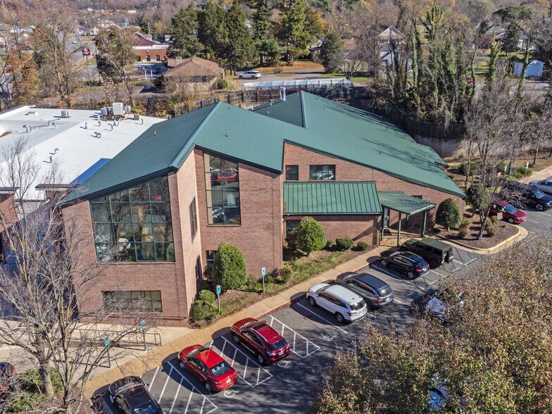 12 Chatham Heights Rd, Fredericksburg, VA for sale - Primary Photo - Image 2 of 29