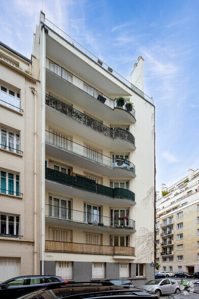 Office in Paris for lease - Building Photo - Image 2 of 2