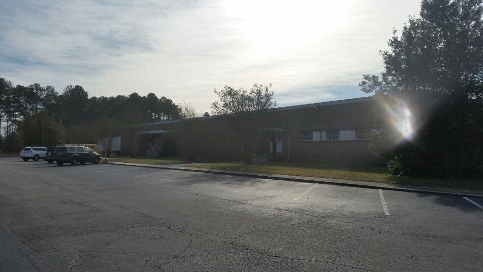 116 County Farm Rd, Windsor, NC 27983