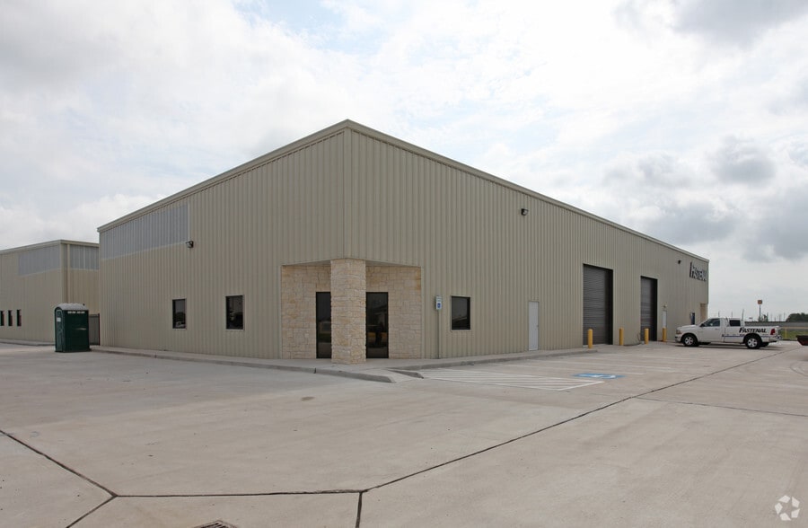 41212 Park 290 Dr, Waller, TX for lease - Building Photo - Image 2 of 3