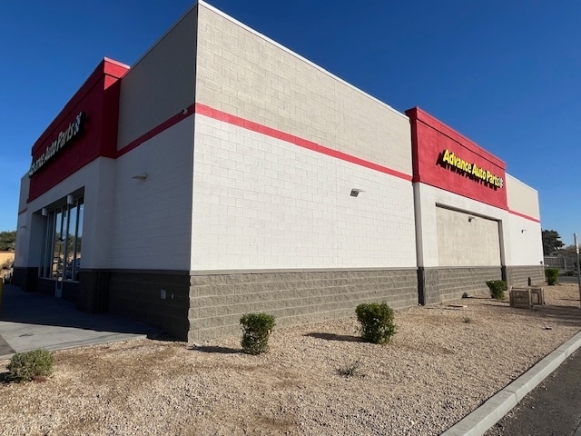 5051 N 83rd Ave, Glendale, AZ for lease - Building Photo - Image 2 of 6