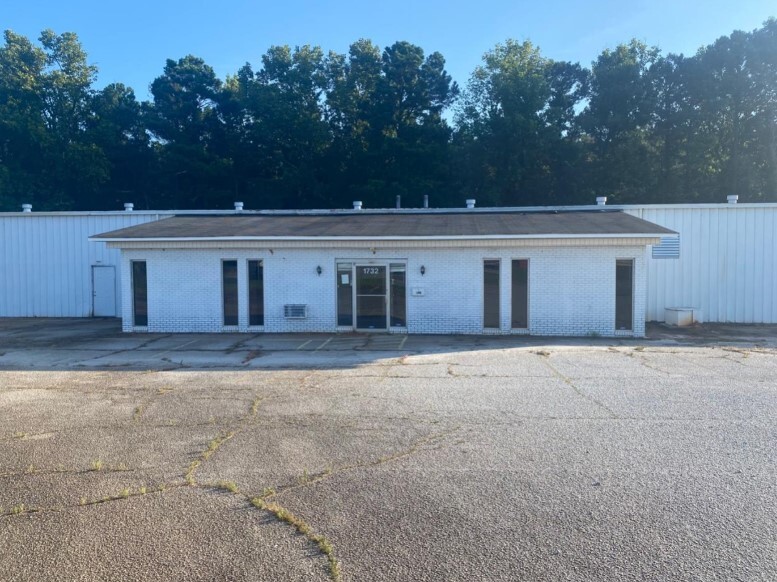 1732 Bypass 72 NE, Greenwood, SC for sale - Building Photo - Image 2 of 11