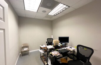 13750 Treeline Ave S, Fort Myers, FL for lease Interior Photo- Image 2 of 4