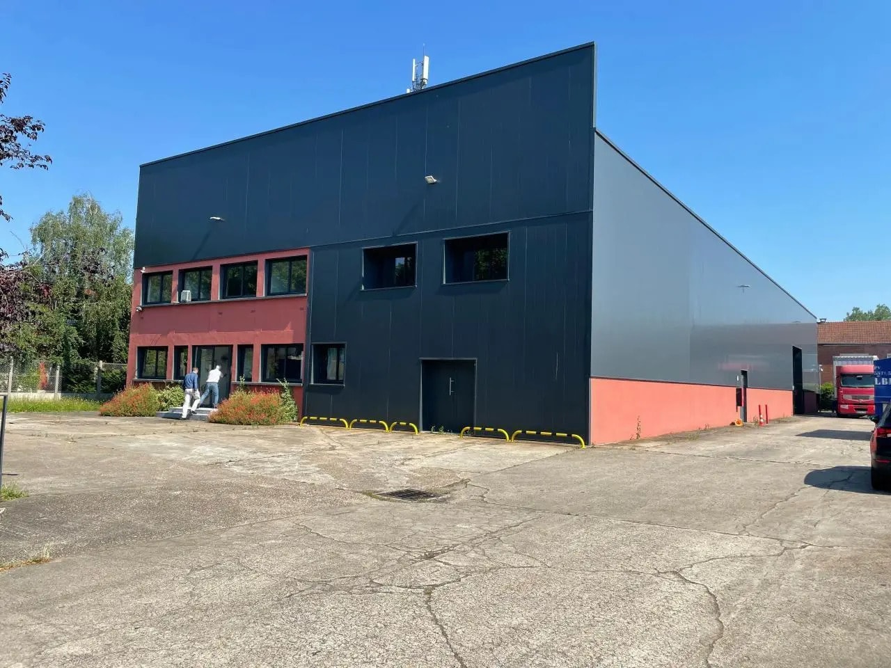 Flex in Villeneuve-la-Garenne for lease Building Photo- Image 1 of 9