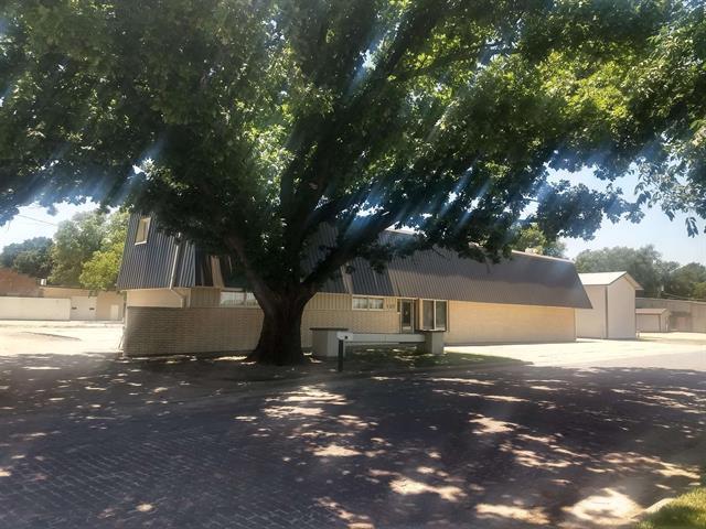 127 W 1st St, Halstead, KS for sale - Primary Photo - Image 1 of 1