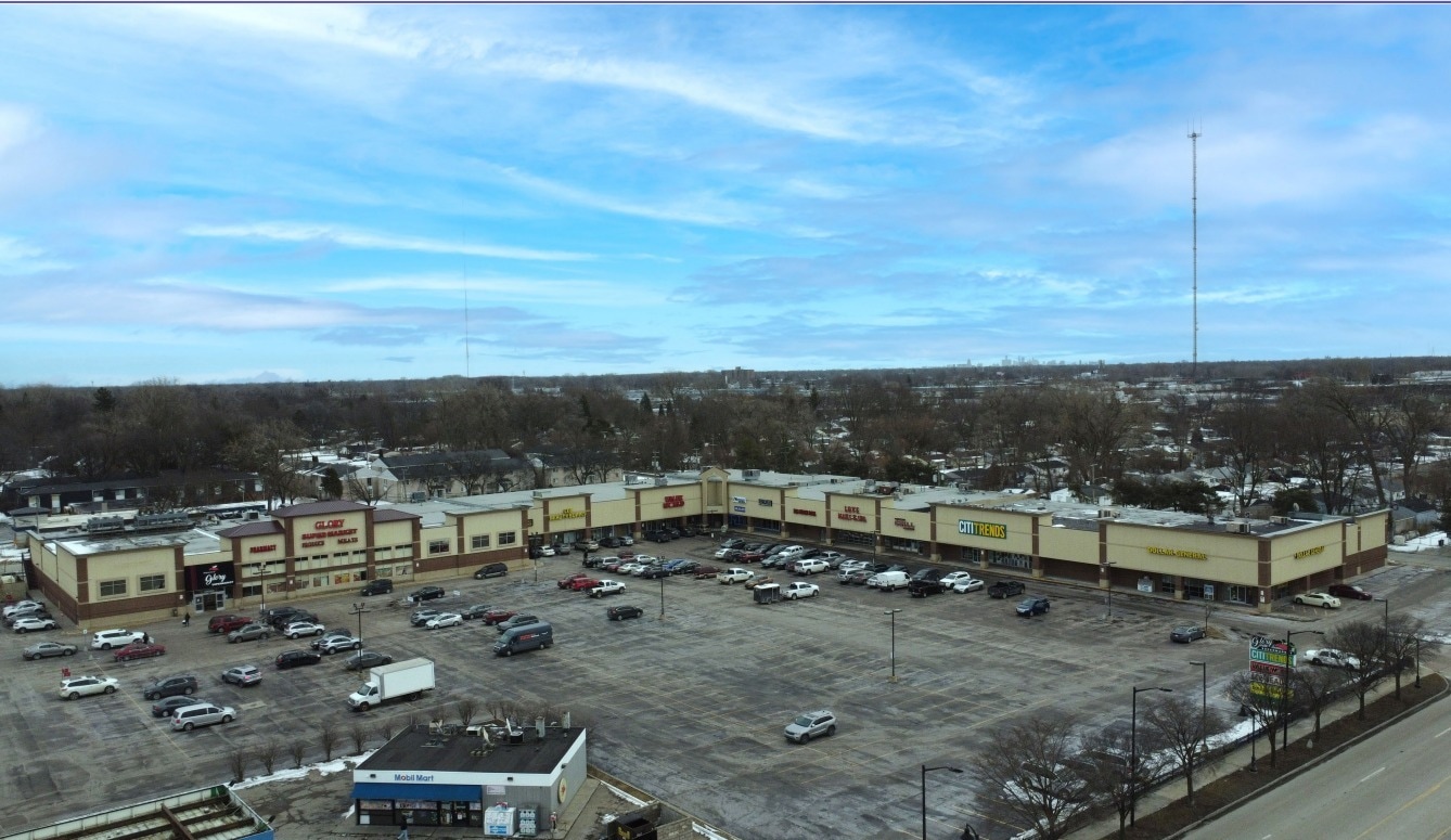 22100-22140 Coolidge Hwy, Oak Park, MI for lease Building Photo- Image 1 of 6