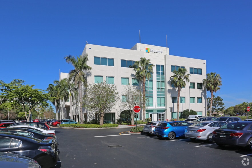 6750 N Andrews Ave, Fort Lauderdale, FL for lease - Building Photo - Image 2 of 4