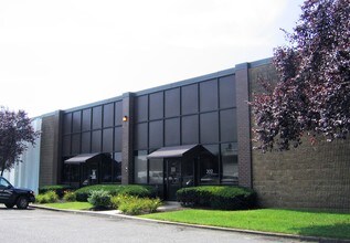 113 Gaither Dr, Mount Laurel, NJ for lease Building Photo- Image 1 of 2