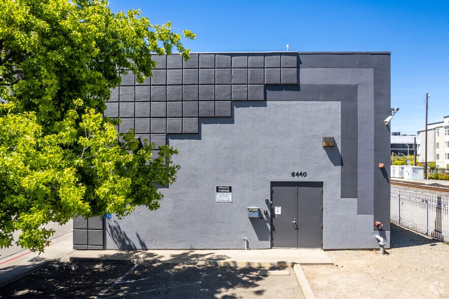6440-6490 Shellmound St, Emeryville, CA for lease - Building Photo - Image 2 of 18