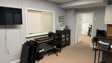 5-9 Parker Rd, Osterville, MA for lease Building Photo- Image 1 of 15