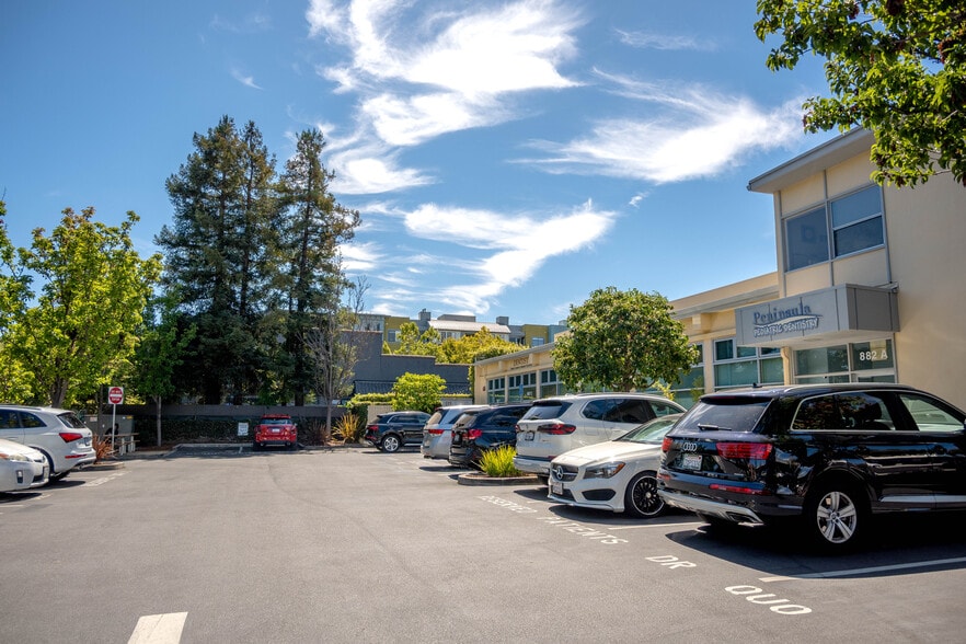 882-884 Emerson St, Palo Alto, CA for lease - Building Photo - Image 3 of 9