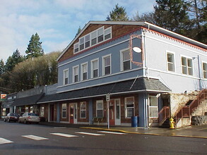 300-308 NE 1st St, Winlock, WA for lease Building Photo- Image 1 of 8