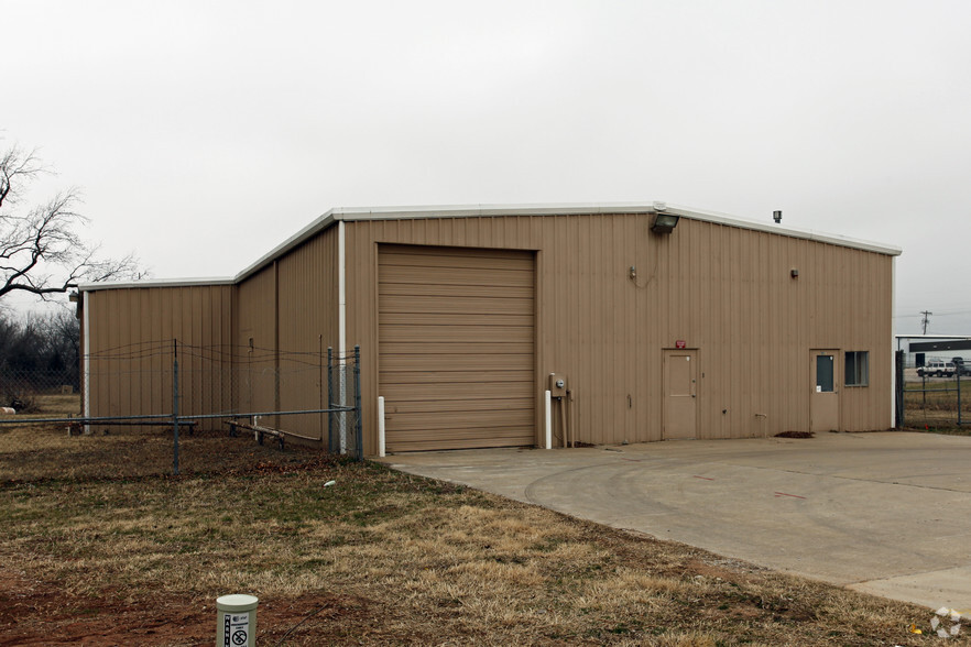 8300 N Harrison Ave, Shawnee, OK for sale - Primary Photo - Image 1 of 1