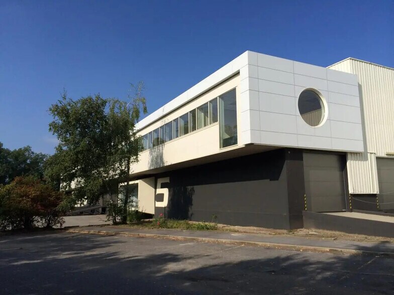 Flex in SAINT-OUEN-L'AUMONE for lease - Building Photo - Image 2 of 8