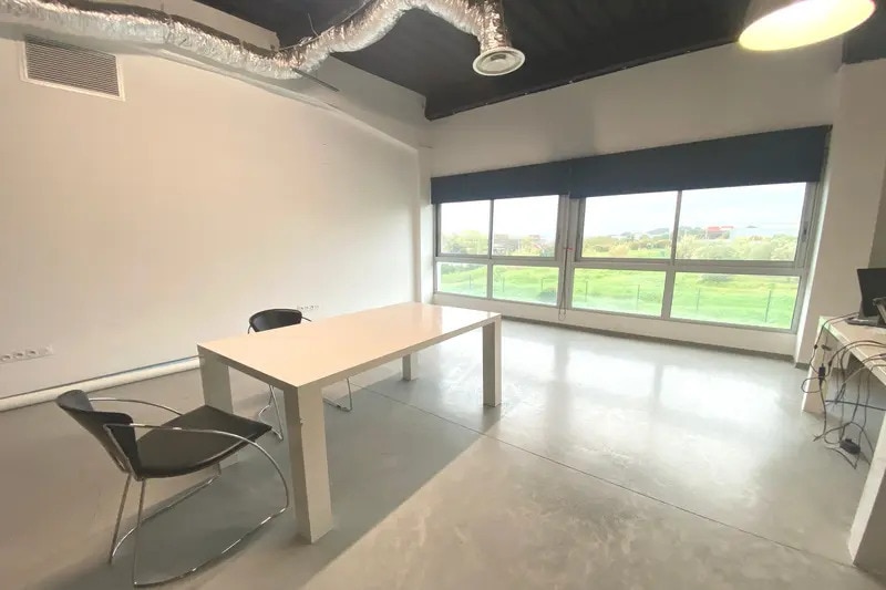 Office in Montpellier for lease - Interior Photo - Image 2 of 6