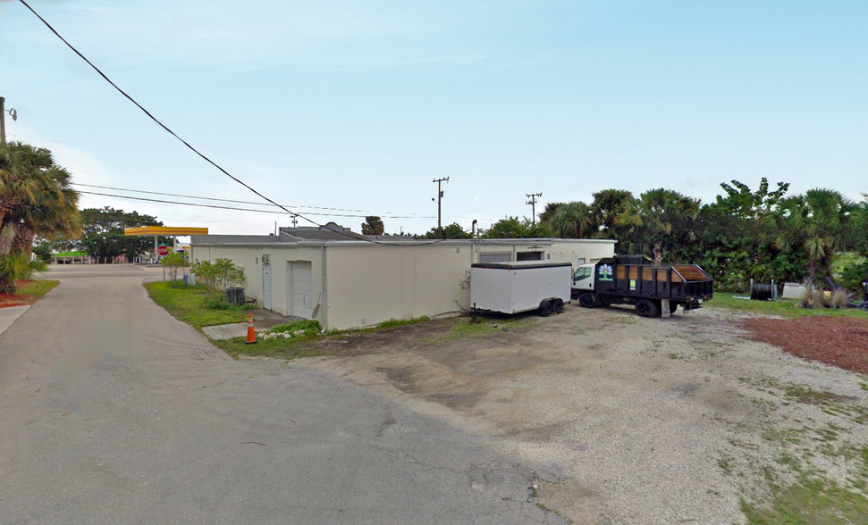 2659-2679 NE Dixie Hwy, Jensen Beach, FL for sale - Building Photo - Image 2 of 10