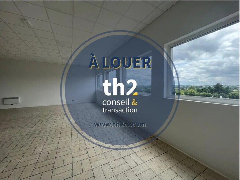 Flex in Saint-Lô for lease - Building Photo - Image 1 of 3