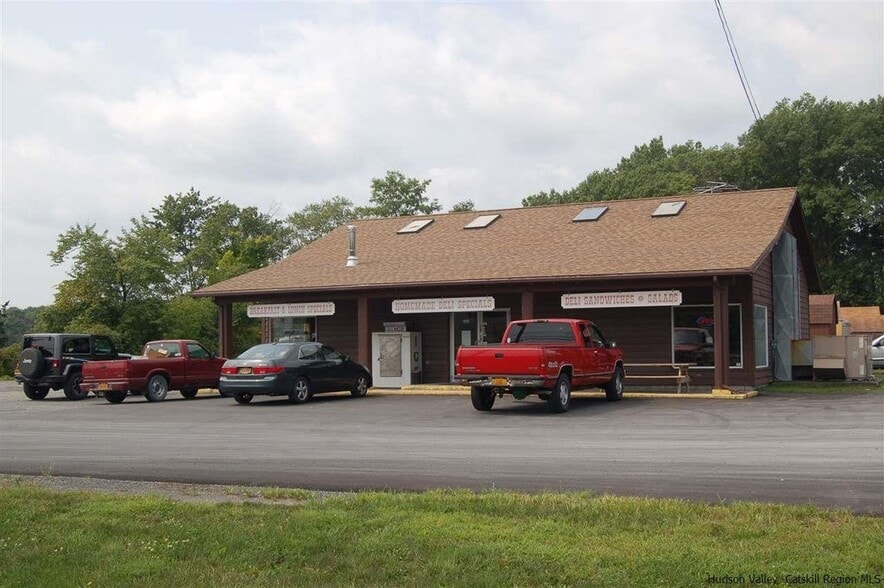 963 Kings Hwy, Saugerties, NY for sale - Building Photo - Image 3 of 34