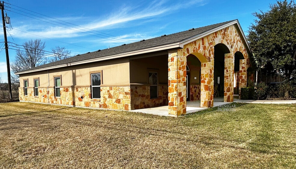 2851 Joe Dimaggio Blvd, Round Rock, TX for lease - Building Photo - Image 2 of 12