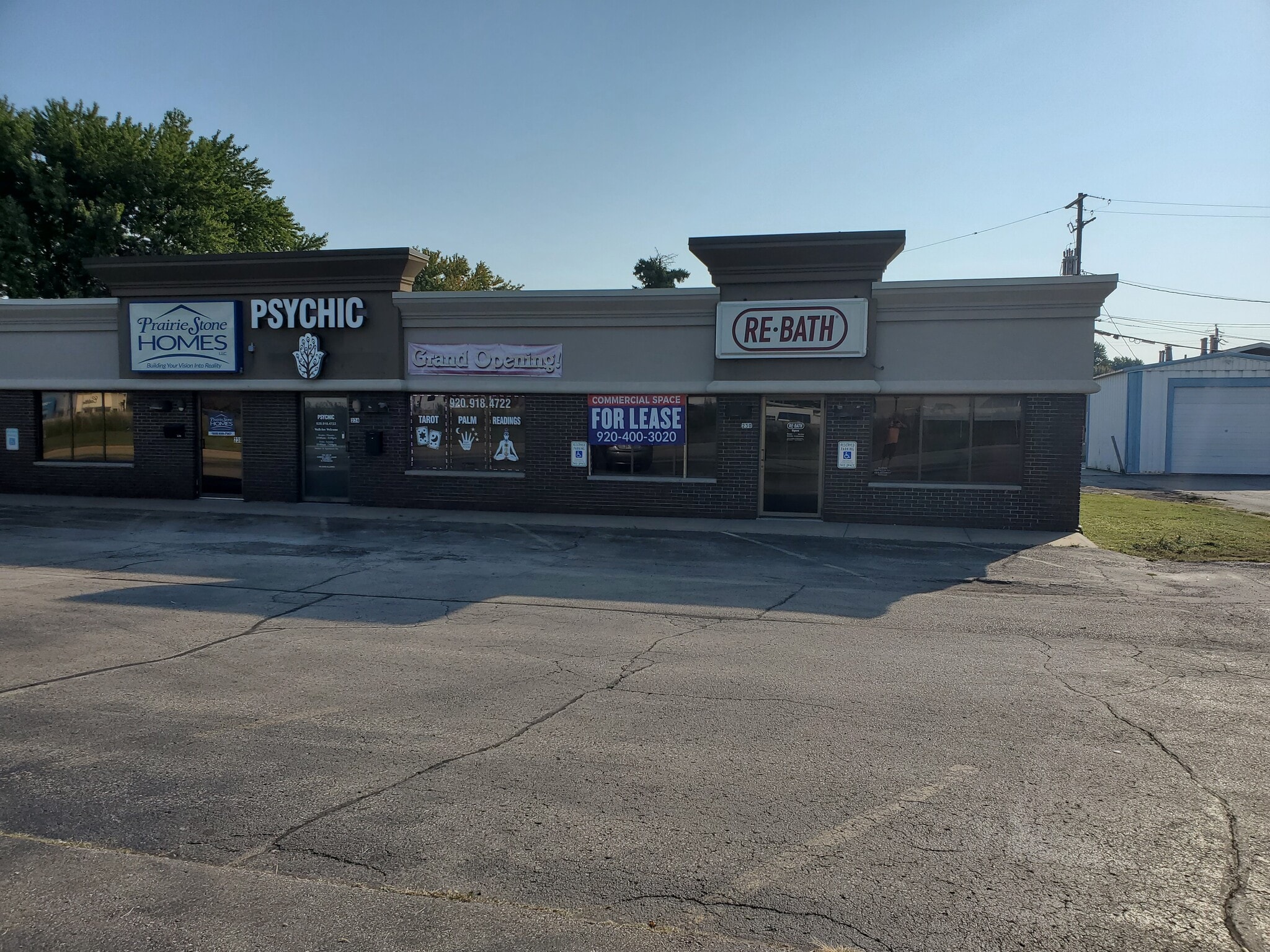230 N Koeller St, Oshkosh, WI for lease Building Photo- Image 1 of 8