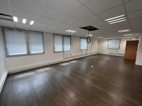 Office in Évry for lease Interior Photo- Image 1 of 6