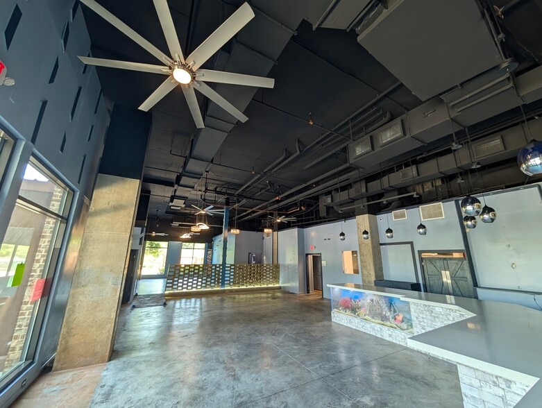 2641 E College Ave, Decatur, GA for lease - Building Photo - Image 3 of 7