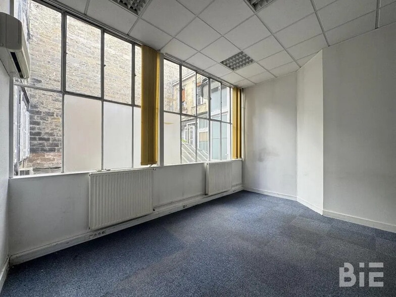 Office in Bordeaux for sale - Building Photo - Image 2 of 6