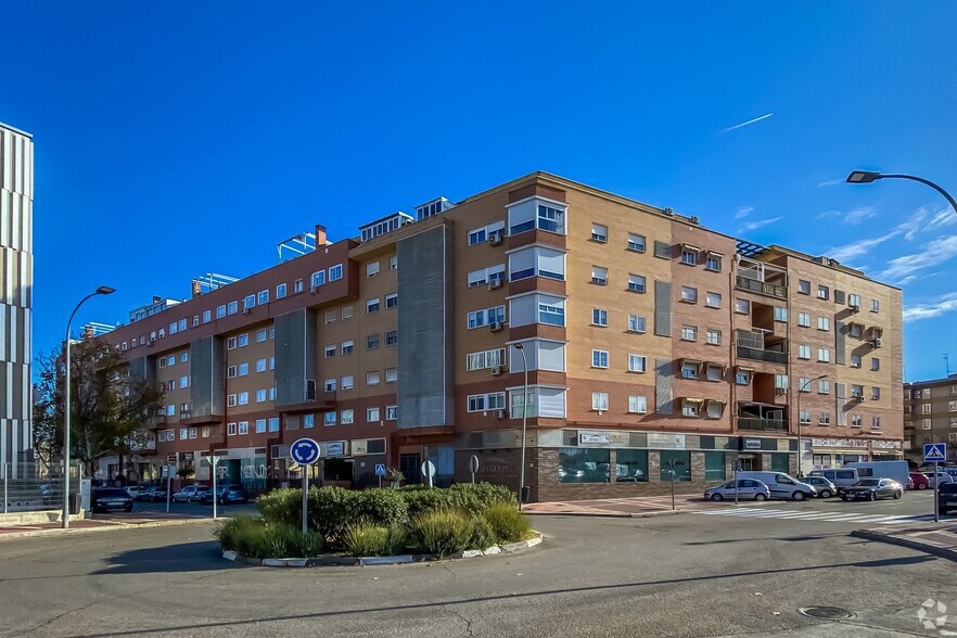 Calle Villaverde, 2, Parla, Madrid for lease - Primary Photo - Image 1 of 2