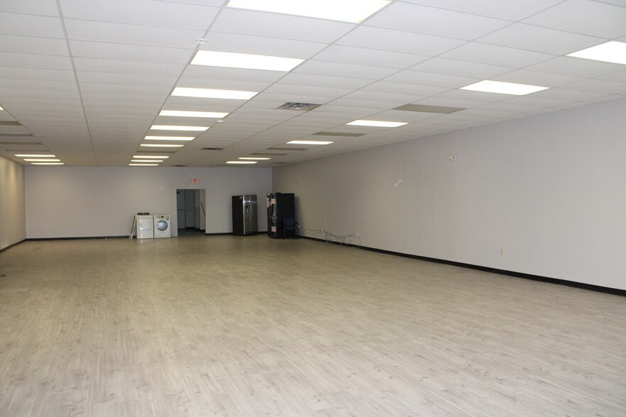 3903 Union Deposit Rd, Harrisburg, PA for lease - Interior Photo - Image 3 of 12