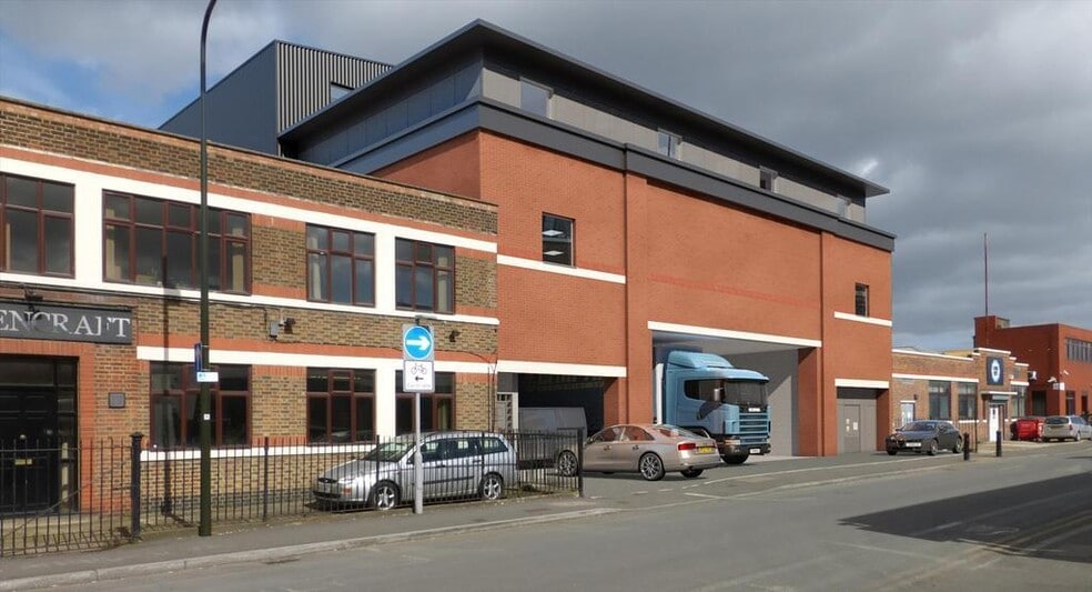 19 Lombard Rd, London for lease - Building Photo - Image 1 of 3