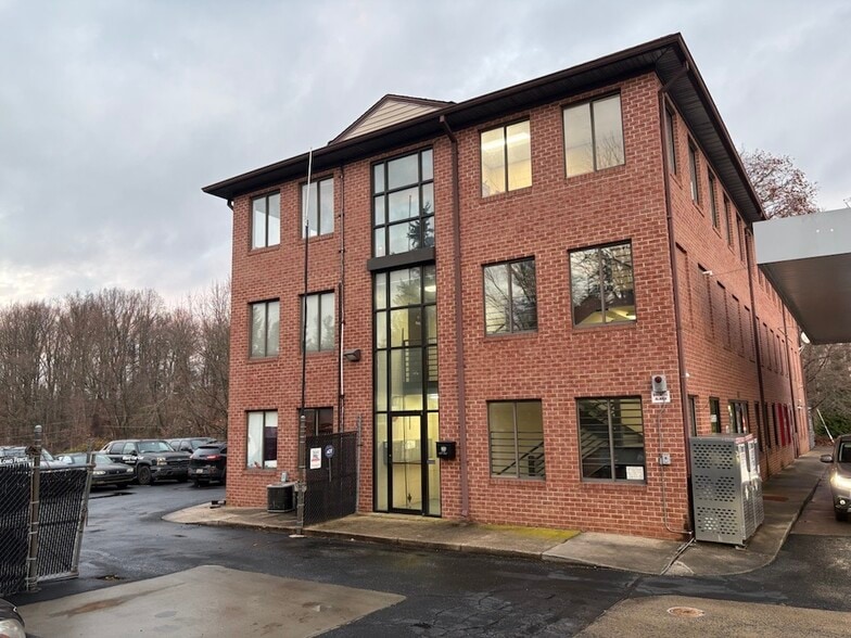 501 Olney Sandy Spring Rd, Sandy Spring, MD for lease - Building Photo - Image 1 of 1