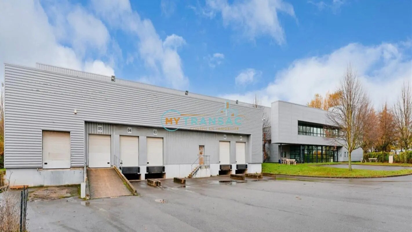 Industrial in Wissous for lease Building Photo- Image 1 of 3