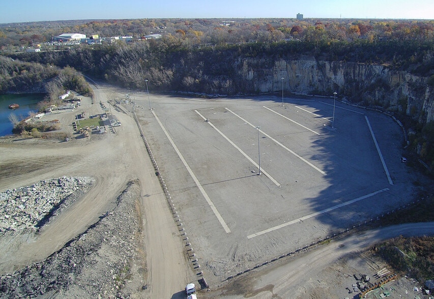 1127 S Chicago St, Joliet, IL for lease - Building Photo - Image 2 of 9