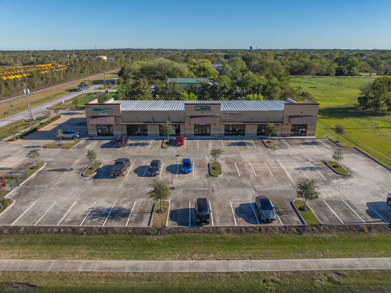 451 Fm 646 Rd E, Dickinson, TX for lease - Building Photo - Image 2 of 19