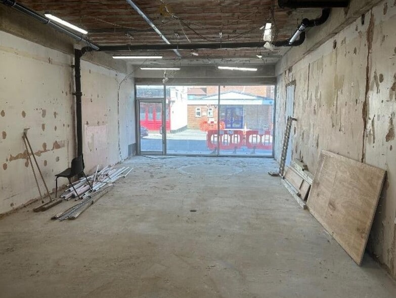 32C Station Rd, Gerrards Cross for sale - Interior Photo - Image 2 of 2