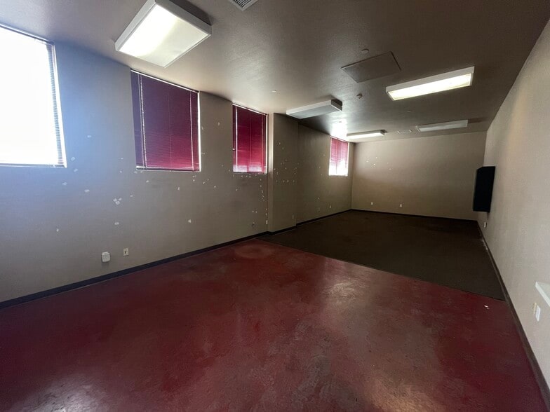 4920 46th St, Mcclellan, CA for lease - Building Photo - Image 1 of 10