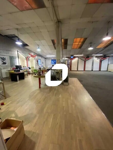 Flex in Romainville for lease - Building Photo - Image 3 of 11